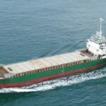 Estados Unidos ataca un barco que intentaba romper el bloqueo a Irán, cerca del estrecho de Ormuz